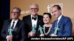 Создатели фильма «Конклав» на церемонии SAG Awards.