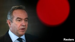 Архивное фото: Курт Кэмпбелл, на тот момент – помощник госсекретаря - выступает на пресс-конференции после встречи с министром иностранных дел Японии Фумио Кисидой в Министерстве иностранных дел в Токио. 17 января 2013 года.