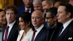 Марк Цукерберг, Джефф Безос, Сундар Пичаи и Илон Маск в здании Капитолия