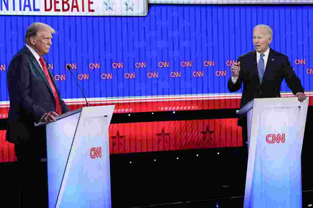 27 июня 2024 года. Байден участвует в предвыборных дебатах с Трампом. Выступление президента многие посчитали провальным, что усилило призывы к выходу из гонки со стороны общественности, СМИ и даже со сторон коллег-демократов. В качестве причины нередко назывался возраст кандидата: в ноябре Байдену исполнилось 82 года.