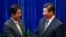 日本首相安倍与中国国家主席习近平(右)