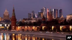 Московский Кремль с видом на деловой центр "Москва-Сити". 21 января 2025 год. (AP Photo/Alexander Zemlianichenko).