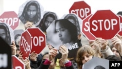 Демонстрация против насилия над женщинами