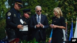 Джо Байден и первая леди Джилл Байден во время церемонии в честь погибших сотрудников правоохранительных органов, 16 октября, 2021 г.