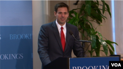2014年5月22日，美国司法部助理部长约翰•卡林在布鲁金斯学会谈执法与国家安全问题，包括对中国军官提出的网络盗窃罪的起诉。（美国之音黎堡拍摄）