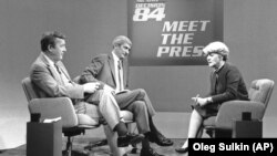 Марвин Калб (в центре) во время одной из программ «Встречи с прессой». 1984 г.
