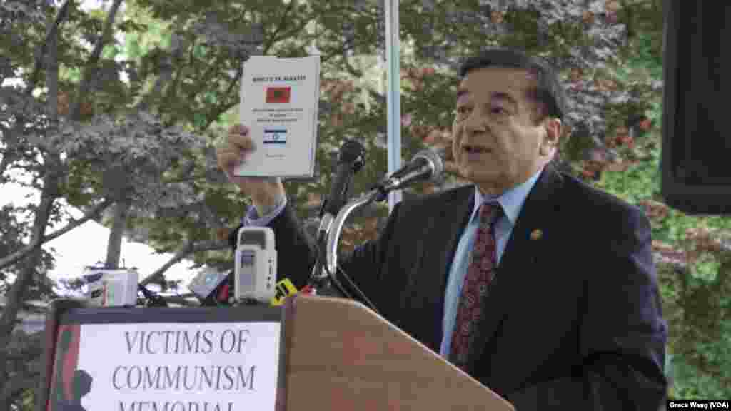 前国会众议员、阿尔巴尼亚裔美国人公民联盟主席乔.迪奥嘎蒂