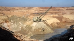 Открытый карьер по добыче ильменита в Кировоградской области Украины, 12 февраля 2025 года