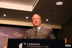 前美国在台协会台北办事处处长包道格（美国之音钟辰芳拍摄）