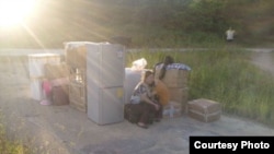 叶海燕母女在广东被迫搬迁无处栖身。（图片来源： 叶海燕微博）