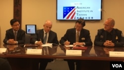 美国在台协会执行理事唐若文与台湾驻美代表沈吕巡签署联合声明，同意双方就国际快速通关旅客计划进行合作 (美国之音钟辰芳)