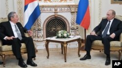 Президенты Кубы и России Рауль Кастро и Владимир Путин. Москва. 11 июля 2012 г.